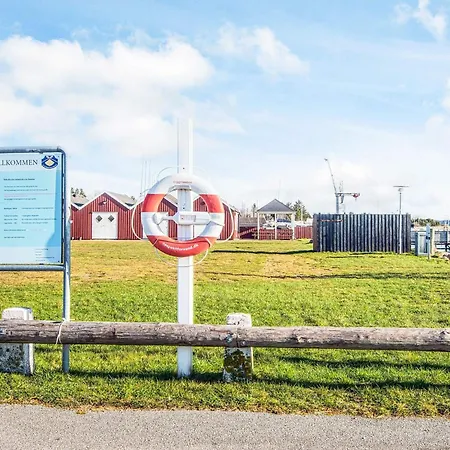 12 Person In H Jslev * Bøstrup