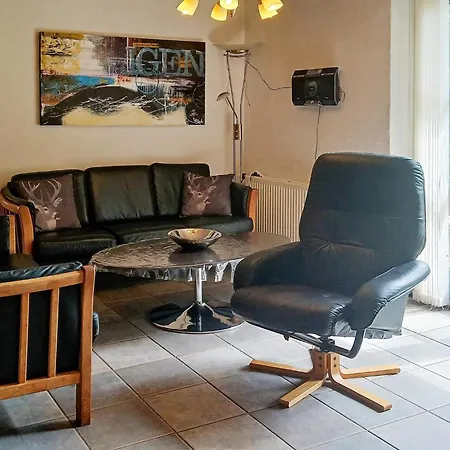 12 Person In Hojslev-by Traum *